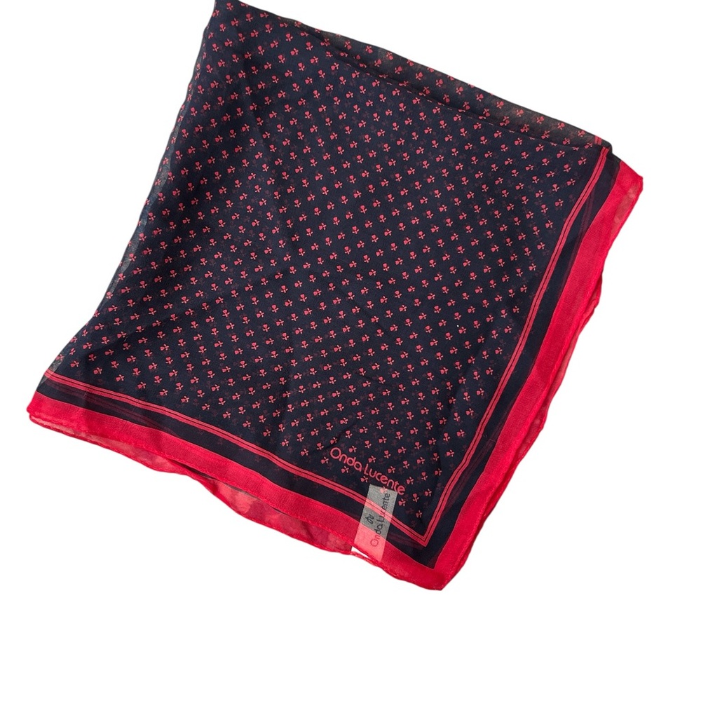 Onda lucente 100% silk Classic Navy and Red floral pattern square scarf